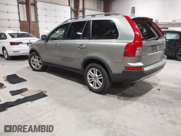 2007 Volvo XC90 I6 with VIN YV4CZ982071347164, listed as a IAAI auction lot 42020061 with 121,349 mi miles. Bid and sale history available at carsss.com. Image 3.
