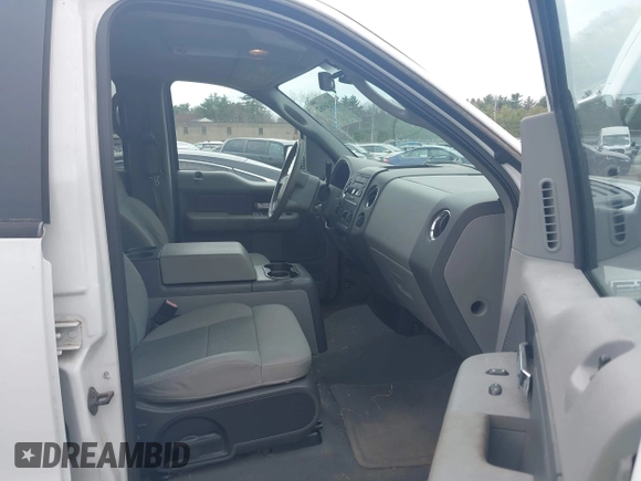 2007 Ford F-150 XLT with VIN 1FTPW14557FB71519, listed as a IAAI auction lot 42136162 with 196,256 mi miles. Bid and sale history available at carsss.com. Image 5.