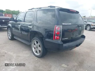 2007 GMC Yukon SLE with VIN 1GKFC13J87R157944, listed as a IAAI auction lot 42135875 with 260,587 mi miles and . Bid and sale history available at DreamBid. Image 3.