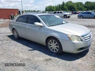 2007 Toyota Avalon XL z VIN 4T1BK36B27U237293, wystawiony jako IAAI lot #42448358 z przebiegiem Nie podano mil oraz . Historia ofert i sprzedaży dostępna na DreamBid. Obrazek 1.