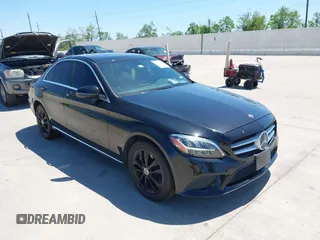 2019 Mercedes-Benz C 300 z VIN 55SWF8EB6KU315843, wystawiony jako IAAI lot #41969052 z przebiegiem 68 280 mil mil oraz . Historia ofert i sprzedaży dostępna na DreamBid. Obrazek 1.