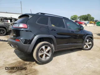 2020 Jeep Cherokee Latitude with VIN 1C4PJMCX4LD578174, listed as a Copart auction lot 68706444 with 75,059 mi miles and Salvage Title. Bid and sale history available at carsss.com. Image 3.