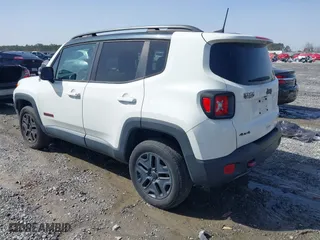 2018 Jeep Renegade Trailhawk with VIN ZACCJBCB9JPG81032, listed as a IAAI auction lot 41722934 with 178,502 mi miles. Bid and sale history available at carsss.com. Image 3.