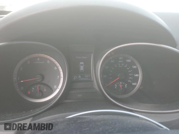 2013 Hyundai Santa Fe Sport z VIN 5XYZT3LB7DG051556, wystawiony jako Copart lot #55030965 z przebiegiem 139 265 mil mil oraz Szkoda całkowita • Salvage title. Historia ofert i sprzedaży dostępna na DreamBid. Obrazek 9.