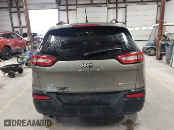 2016 Jeep Cherokee Sport with VIN 1C4PJMAB5GW246889, listed as a IAAI auction lot 40847921 with 164,210 mi miles. Bid and sale history available at carsss.com. Image 16.