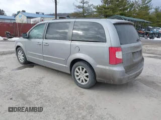 2014 Chrysler Town & Country Touring z VIN 2C4RC1BG8ER218358, wystawiony jako IAAI lot #41412291 z przebiegiem 142 403 mil mil oraz . Historia ofert i sprzedaży dostępna na DreamBid. Obrazek 3.