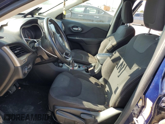 2016 Jeep Cherokee Latitude z VIN 1C4PJMCS3GW322171, wystawiony jako Copart lot #57277835 z przebiegiem 137 850 mil mil oraz Szkoda całkowita • Salvage title. Historia ofert i sprzedaży dostępna na DreamBid. Obrazek 7.