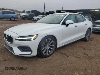 2021 Volvo S60 Momentum with VIN 7JRA22TK8MG102989, listed as a Copart auction lot 75139253 with 3,705 mi miles. Bid and sale history available at carsss.com. Image 1.
