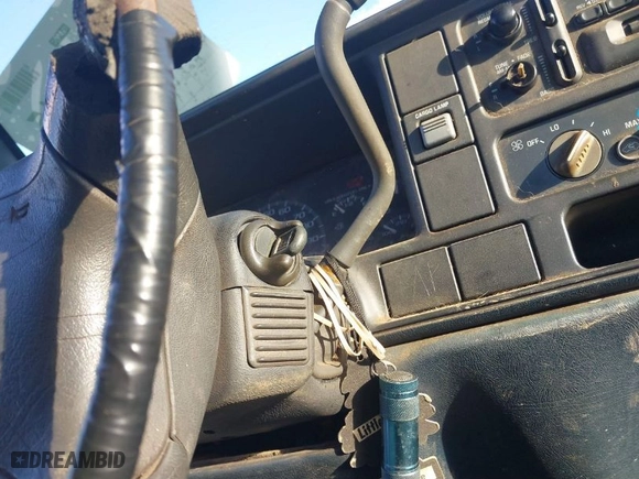1995 Chevrolet C/K 2500 with VIN 1GCFC24KXSZ235027, listed as a IAAI auction lot 41618945 with NaN miles. Bid and sale history available at carsss.com. Image 11.