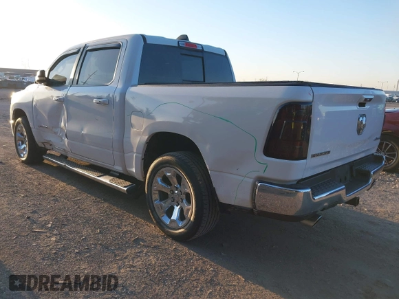 2019 Ram 1500 Big Horn z VIN 1C6SRFFT2KN659701, wystawiony jako IAAI lot #42051736 z przebiegiem 165 542 mil mil oraz . Historia ofert i sprzedaży dostępna na DreamBid. Obrazek 3.