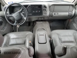 1999 GMC Suburban with VIN 1GKFK16R0XJ772880, listed as a Copart auction lot 46986325 with 237,921 mi miles and Clean Title. Bid and sale history available at carsss.com. Image 8.