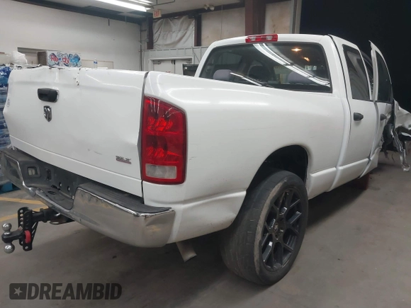 2005 Dodge 1500 SLT with VIN 1D7HA18D75J600860, listed as a IAAI auction lot 41841239 with 159,088 mi miles. Bid and sale history available at carsss.com. Image 4.