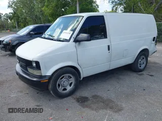 2005 Chevrolet Astro Cargo Van with VIN 1GCDM19X75B102872, listed as a IAAI auction lot 41954195 with 173,627 mi miles. Bid and sale history available at carsss.com. Image 2.