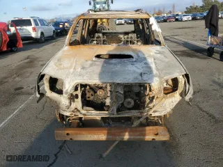 2003 Toyota 4Runner SR5 with VIN JTEBT14R830008040, listed as a Copart auction lot 85266884 with 0 mi miles and Non Repairable. Bid and sale history available at carsss.com. Image 5.