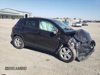 2020 Chevrolet Trax LS z VIN KL7CJKSB6LB341851, wystawiony jako Copart lot #48791035 z przebiegiem Nie podano mil oraz Szkoda całkowita • Salvage title. Historia ofert i sprzedaży dostępna na DreamBid. Obrazek 4.