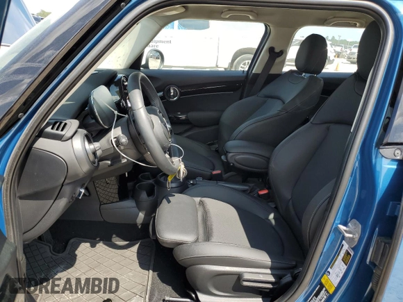 2023 MINI Hardtop 4 Door Cooper S with VIN WMW53DK07P2T87451, listed as a Copart auction lot 71447054 with 2,825 mi miles and Salvage title. Bid and sale history available at DreamBid. Image 7.