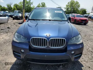 2013 BMW X5 xDrive35i z VIN 5UXZV4C58D0E02928, wystawiony jako Copart lot #58562655 z przebiegiem 85 037 mil mil oraz Szkoda całkowita • Salvage title. Historia ofert i sprzedaży dostępna na DreamBid. Obrazek 5.