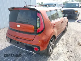 2018 Kia Soul ! with VIN KNDJX3AA5J7568343, listed as a IAAI auction lot 42086485 with 183,369 mi miles. Bid and sale history available at carsss.com. Image 4.