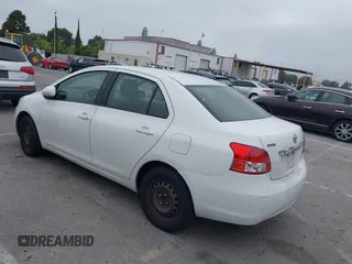 2010 Toyota Yaris с VIN JTDBT4K38A1358277, выставлен на аукционе IAAI как лот 42541096 с пробегом 271 159 миль миль и . История ставок и продаж доступна на DreamBid. Изображение 3.