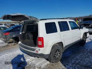 2015 Jeep Patriot High Altitude with VIN 1C4NJRAB4FD381232, listed as a IAAI auction lot 41289384 with 121,581 mi miles and . Bid and sale history available at DreamBid. Image 4.