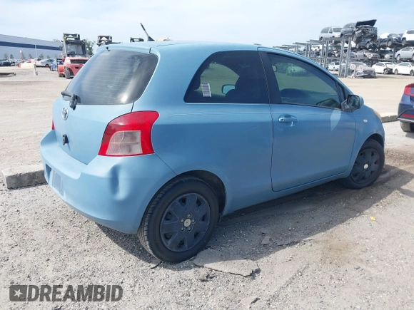 2007 Toyota Yaris z VIN JTDJT923675101502, wystawiony jako IAAI lot #42094488 z przebiegiem 127 971 mil mil oraz . Historia ofert i sprzedaży dostępna na DreamBid. Obrazek 4.