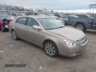 2005 Toyota Avalon XL with VIN 4T1BK36B55U020947, listed as a IAAI auction lot 41081514 with 134,045 mi miles. Bid and sale history available at carsss.com. Image 1.