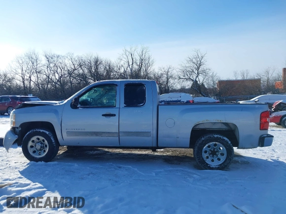 2010 Chevrolet Silverado 1500 LS with VIN 1GCSCREA8AZ275862, listed as a IAAI auction lot 41621090 with 280,598 mi miles. Bid and sale history available at carsss.com. Image 15.