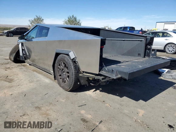 2024 Tesla Cybertruck Cyberbeast z VIN 7G2CEHEE2RA018736, wystawiony jako Copart lot #78482884 z przebiegiem 2 482 mil mil oraz Szkoda całkowita • Salvage title. Historia ofert i sprzedaży dostępna na DreamBid. Obrazek 2.