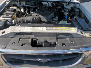 1999 Ford Explorer XLT z VIN 1FMZU32E6XZB27911, wystawiony jako Copart lot #58492495 z przebiegiem 337 889 mil mil oraz Szkody całkowita. Historia ofert i sprzedaży dostępna na DreamBid. Obrazek 12.