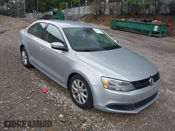 2013 Volkswagen Jetta SE с VIN 3VWDP7AJ5DM367473, выставлен на аукционе IAAI как лот 42541037 с пробегом 132 614 миль миль и . История ставок и продаж доступна на DreamBid. Изображение 1.