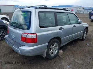 2002 Subaru Forester S w/Premium Pkg with VIN JF1SF656X2H723632, listed as a IAAI auction lot 41805289 with 258,754 mi miles. Bid and sale history available at carsss.com. Image 4.
