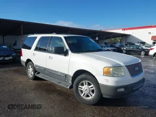 2004 Ford Expedition Special Service with VIN 1FMRU15W04LA07318, listed as a IAAI auction lot 41522727 with 231,051 mi miles. Bid and sale history available at carsss.com. Image 6.