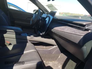 2023 Fisker Ocean Ultra z VIN VCF1UBU27PG006332, wystawiony jako IAAI lot #41860488 z przebiegiem Nie podano mil oraz . Historia ofert i sprzedaży dostępna na DreamBid. Obrazek 5.