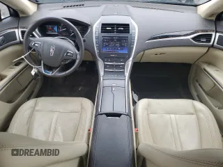 2013 Lincoln MKZ Hybrid z VIN 3LN6L2LU8DR820159, wystawiony jako Copart lot #56023835 z przebiegiem 130 422 mil mil oraz Szkoda całkowita • Salvage title. Historia ofert i sprzedaży dostępna na DreamBid. Obrazek 8.