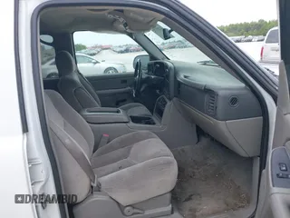 2004 GMC Yukon SLT with VIN 1GKEC13Z84R318127, listed as a IAAI auction lot 42053372 with 254,467 mi miles. Bid and sale history available at carsss.com. Image 5.