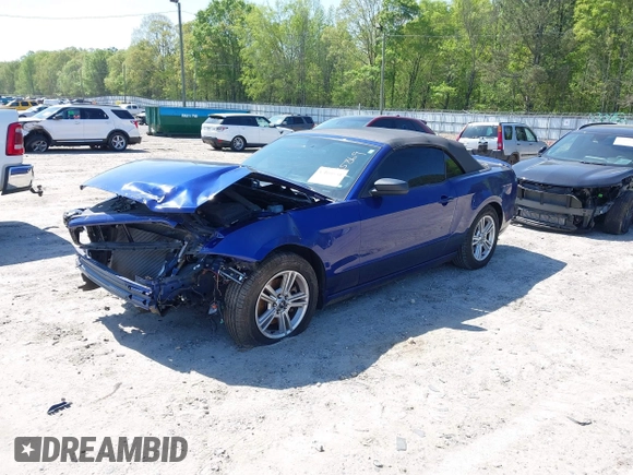 2013 Ford Mustang V6 with VIN 1ZVBP8EM7D5235869, listed as a IAAI auction lot 42000558 with 90,757 mi miles and . Bid and sale history available at DreamBid. Image 2.