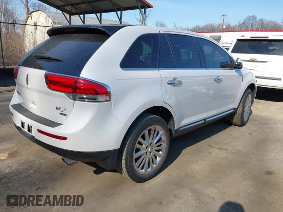 2013 Lincoln MKX with VIN 2LMDJ8JKXDBL07368, listed as a IAAI auction lot 41780543 with 187,890 mi miles. Bid and sale history available at carsss.com. Image 4.