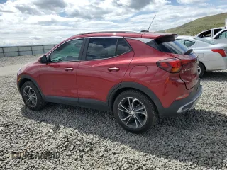 2020 Buick Encore GX Select z VIN KL4MMESL7LB104563, wystawiony jako Copart lot #57122215 z przebiegiem 48 916 mil mil oraz Szkoda całkowita • Salvage title. Historia ofert i sprzedaży dostępna na DreamBid. Obrazek 2.