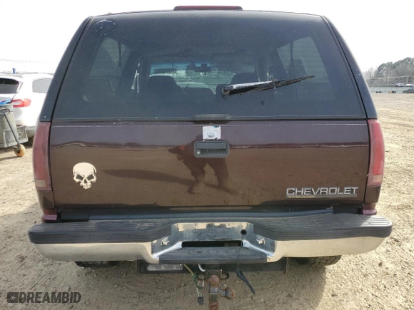 1996 Chevrolet Tahoe with VIN 3GNEK18R9TG128138, listed as a Copart auction lot 48528255 with 233,077 mi miles and Clean Title. Bid and sale history available at carsss.com. Image 6.