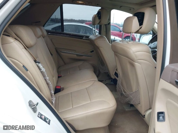 2011 Mercedes-Benz M-Class ML 350 with VIN 4JGBB8GB4BA683886, listed as a IAAI auction lot 41557555 with 157,418 mi miles. Bid and sale history available at carsss.com. Image 8.