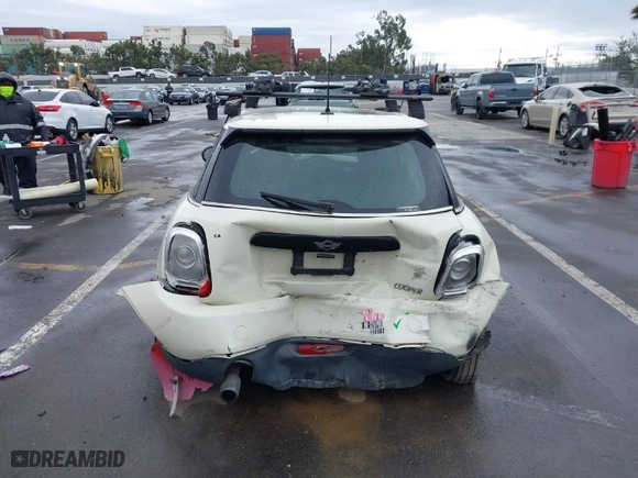 2016 MINI Cooper Hardtop 4 Door with VIN WMWXU1C50G2D09689, listed as a IAAI auction lot 41773721 with NaN miles. Bid and sale history available at carsss.com. Image 16.