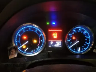 2019 Toyota Corolla L z VIN 5YFBURHEXKP940266, wystawiony jako Copart lot #47655575 z przebiegiem 119 022 mil mil oraz Szkoda całkowita • Salvage title. Historia ofert i sprzedaży dostępna na DreamBid. Obrazek 9.