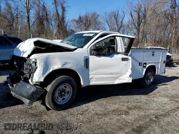 2017 Ford F-250 XL z VIN 1FTBF2A60HEC94844, wystawiony jako Copart lot #47360805 z przebiegiem 116 648 mil mil oraz Szkoda całkowita • Salvage title. Historia ofert i sprzedaży dostępna na DreamBid. Obrazek 1.