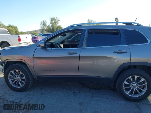 2019 Jeep Cherokee Altitude с VIN 1C4PJMLB4KD113512, выставлен на аукционе IAAI как лот 41620815 с пробегом 53 182 миль миль и . История ставок и продаж доступна на DreamBid. Изображение 15.