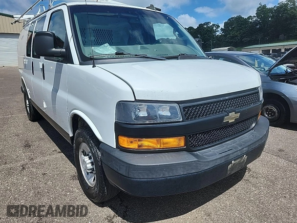 2018 Chevrolet Express Cargo z VIN 1GCWGAFP7J1337793, wystawiony jako IAAI lot #42854414 z przebiegiem 151 274 mil mil oraz . Historia ofert i sprzedaży dostępna na DreamBid. Obrazek 5.