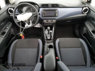 2024 Nissan Versa SV z VIN 3N1CN8EV2RL894345, wystawiony jako Copart lot #54180885 z przebiegiem 27 692 mil mil oraz Szkoda całkowita • Salvage title. Historia ofert i sprzedaży dostępna na DreamBid. Obrazek 8.