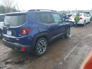 2018 Jeep Renegade Latitude with VIN ZACCJABB8JPG83883, listed as a IAAI auction lot 41940718 with 57,688 mi miles. Bid and sale history available at carsss.com. Image 4.