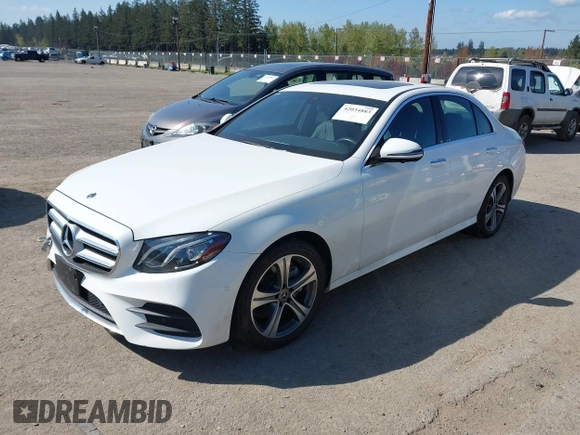 2019 Mercedes-Benz E-Class E 300 with VIN WDDZF4KBXKA592814, listed as a IAAI auction lot 42034883 with 1 mi miles. Bid and sale history available at carsss.com. Image 17.