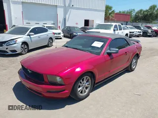 2007 Ford Mustang Deluxe with VIN 1ZVFT84N475249577, listed as a IAAI auction lot 42008269 with 136,134 mi miles and . Bid and sale history available at carsss.com. Image 2.