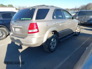 2004 Kia Sorento LX with VIN KNDJC733945268452, listed as a IAAI auction lot 41273839 with 1 mi miles. Bid and sale history available at carsss.com. Image 4.